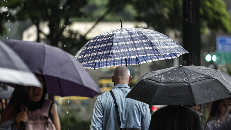 Famílias cuja renda per capita é maior que R$ 665 estão acima da linha da pobreza (Foto: Paulo Pinto/Agência Brasil)